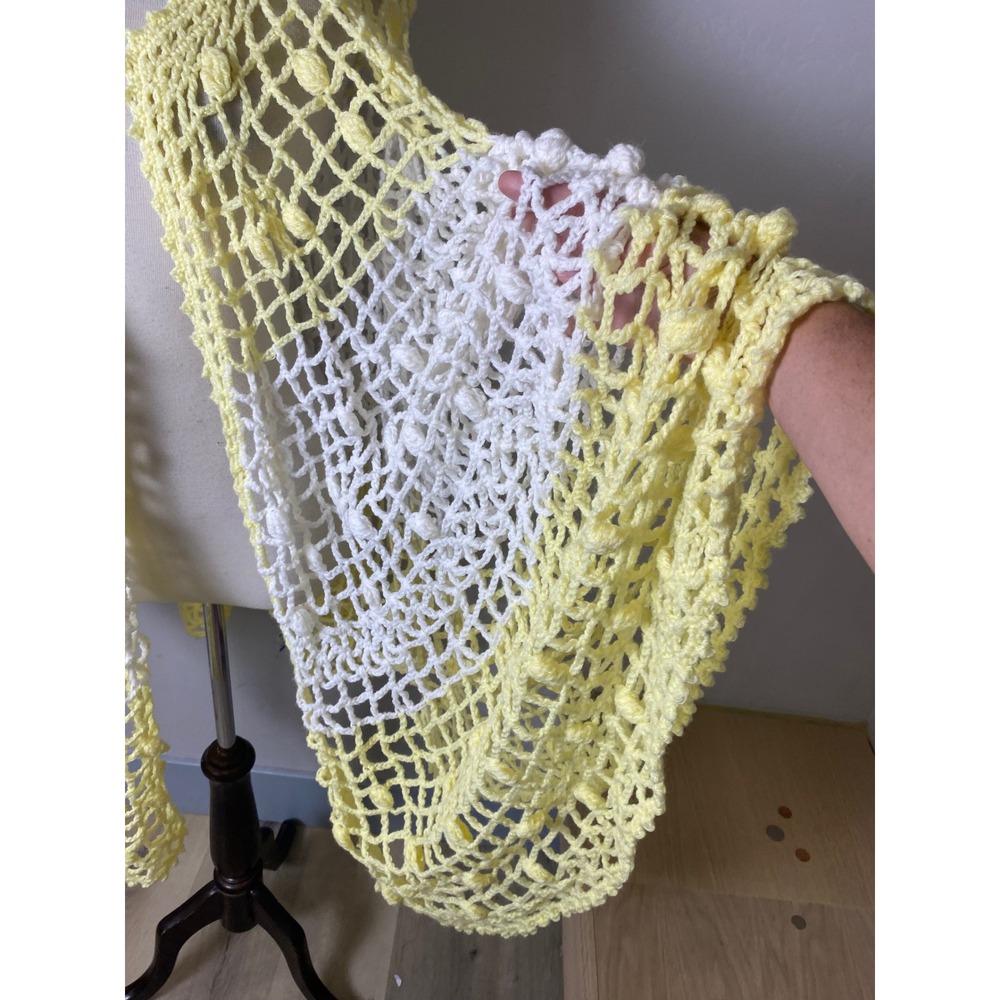 Vintage 60s 70s Crochet Shawl Wrap Yellow White Popcorn Stitch Boho Open Knit - Picture 2 of 5